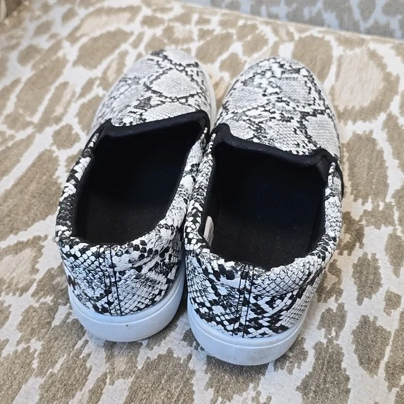 Jenn Ardor snakeskin slip on sneakers. Size 7 - Picture 5 of 5